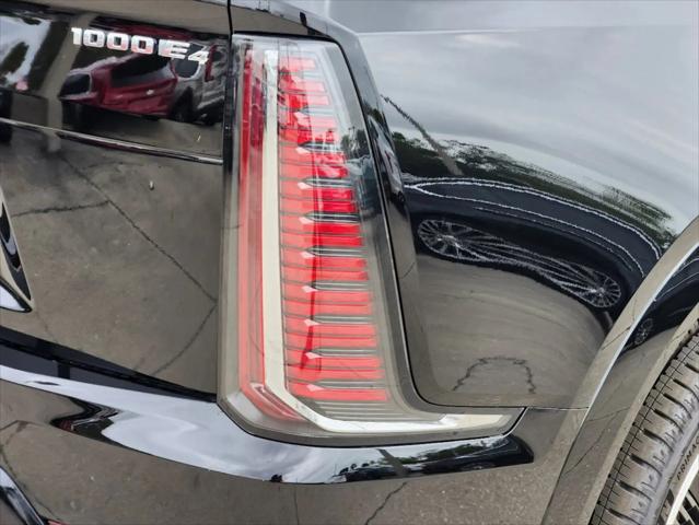 2025 Cadillac Escalade Sport 2
