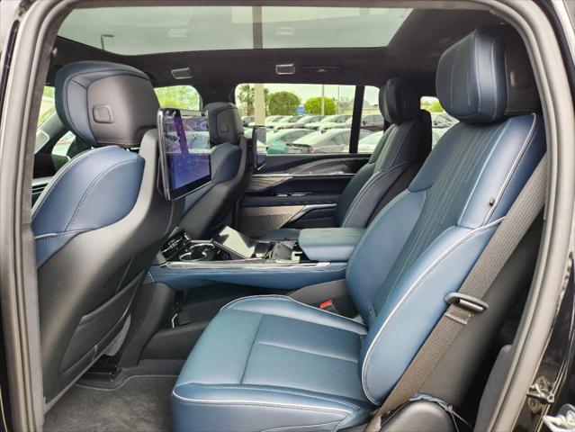 2025 Cadillac Escalade Sport 2
