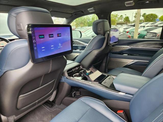 2025 Cadillac Escalade Sport 2
