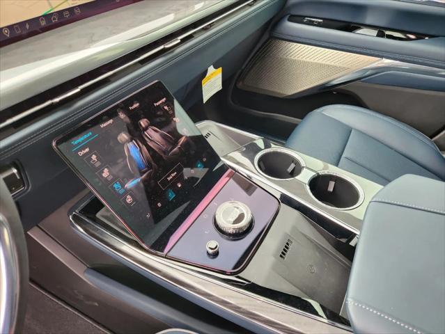 2025 Cadillac Escalade Sport 2