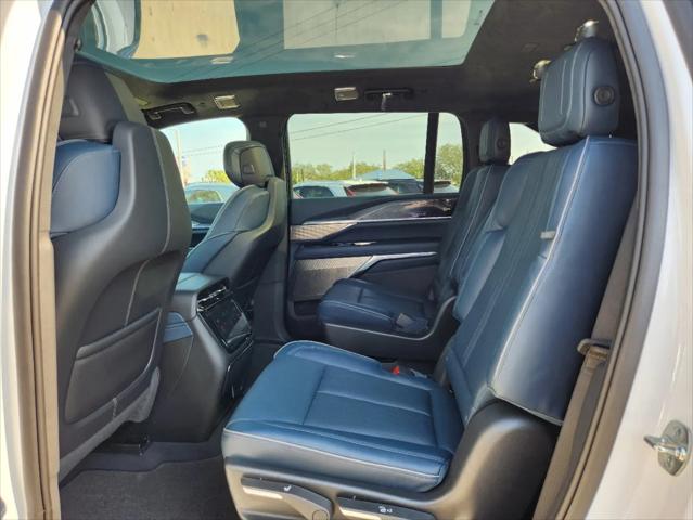 2025 Cadillac Escalade Sport 2