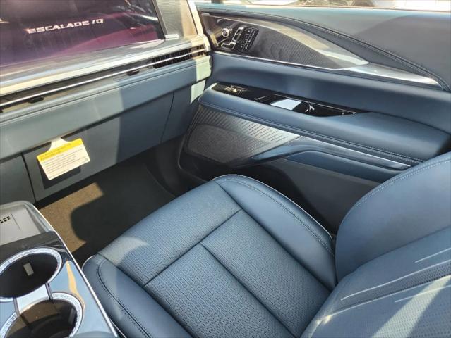 2025 Cadillac Escalade Sport 2
