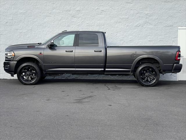 2022 RAM 3500 Laramie Crew Cab 4x4 8 Box