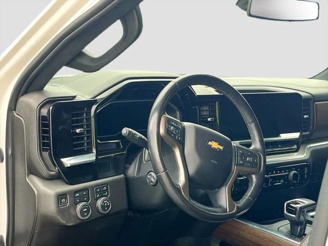 2022 Chevrolet Silverado 1500 4WD Crew Cab Short Bed High Country