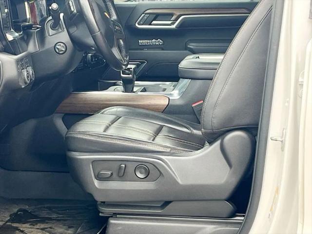 2022 Chevrolet Silverado 1500 4WD Crew Cab Short Bed High Country