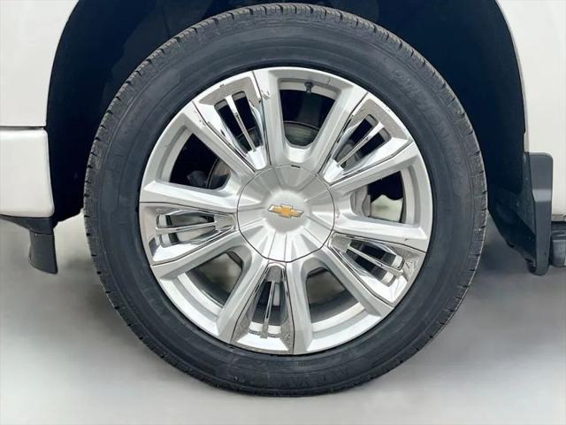 2022 Chevrolet Silverado 1500 4WD Crew Cab Short Bed High Country