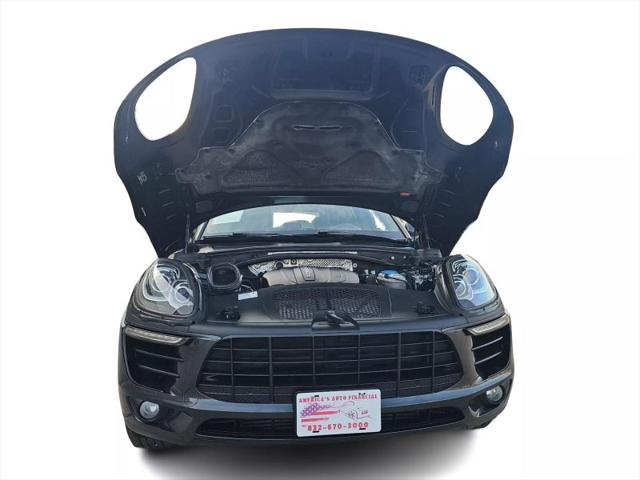 2018 Porsche Macan Sport Edition