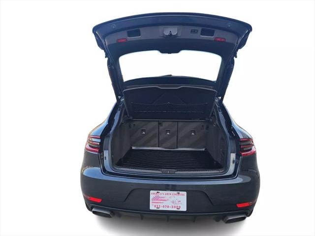 2018 Porsche Macan Sport Edition