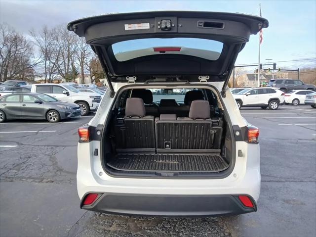 2023 Toyota Highlander LE