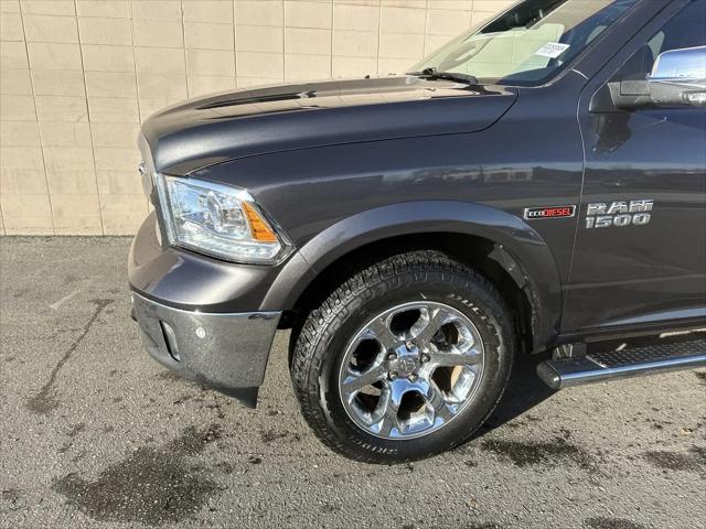 2017 RAM 1500 Laramie Crew Cab 4x4 57 Box