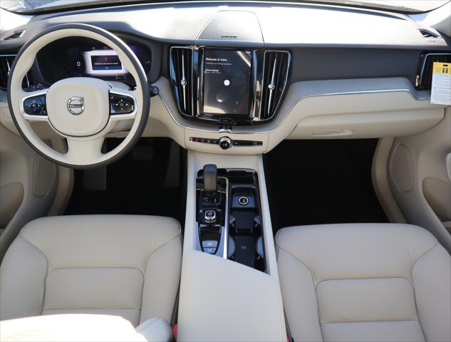 2025 Volvo XC60 Plug-In Hybrid T8 Plus