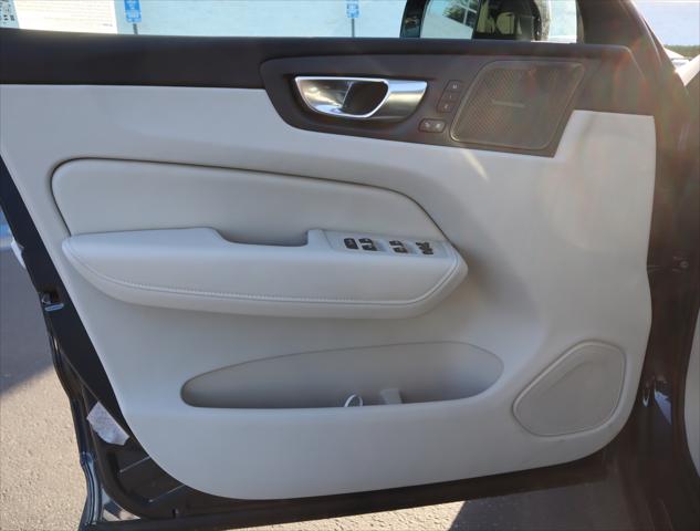 2025 Volvo XC60 Plug-In Hybrid T8 Plus