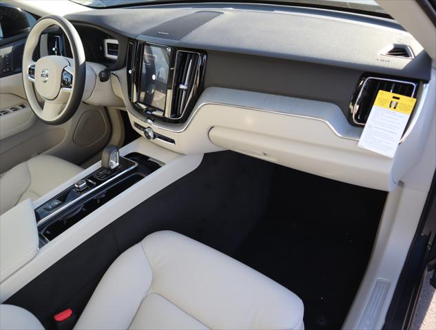 2025 Volvo XC60 Plug-In Hybrid T8 Plus