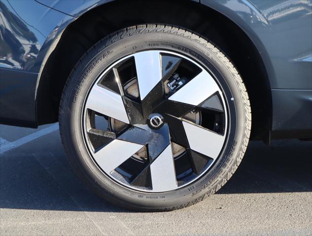 2025 Volvo XC60 Plug-In Hybrid T8 Plus