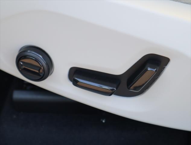 2025 Volvo XC60 Plug-In Hybrid T8 Plus