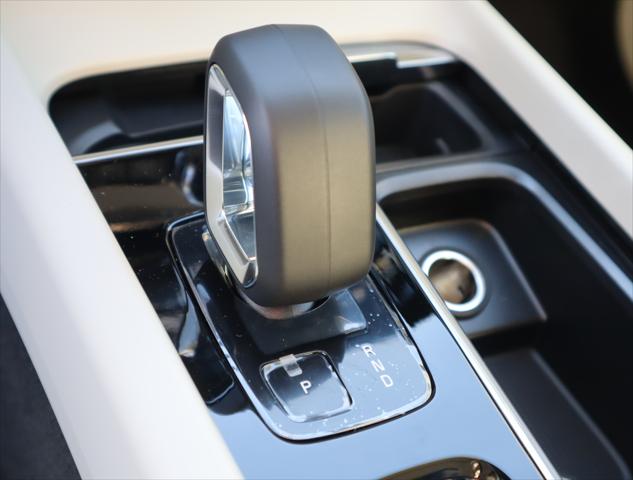 2025 Volvo XC60 Plug-In Hybrid T8 Plus