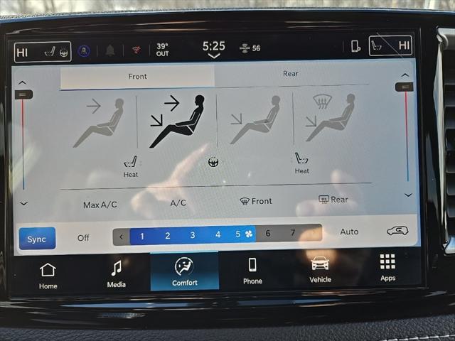 2025 Chrysler Pacifica Select