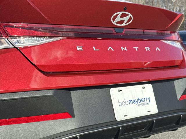 2025 Hyundai Elantra SE