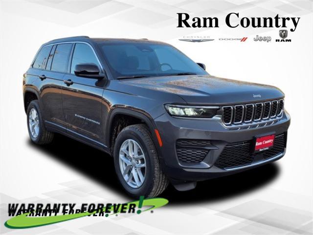2025 Jeep Grand Cherokee GRAND CHEROKEE LAREDO X 4X4