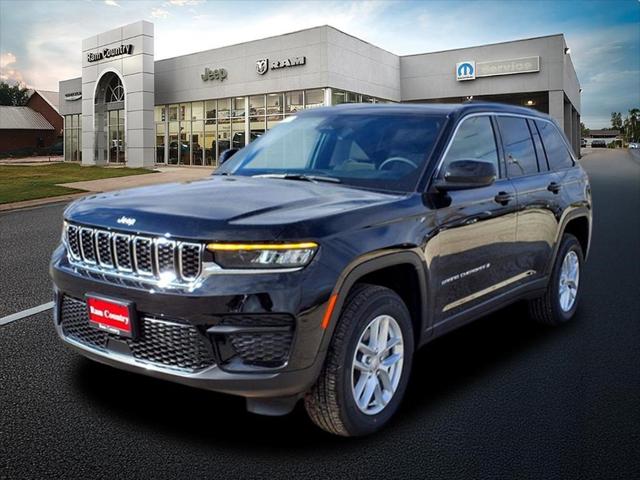 2025 Jeep Grand Cherokee GRAND CHEROKEE LAREDO X 4X4