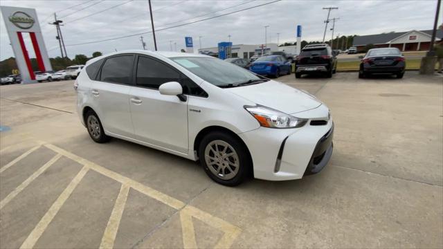2017 Toyota Prius v Four 2017 Toyota Prius v Four
