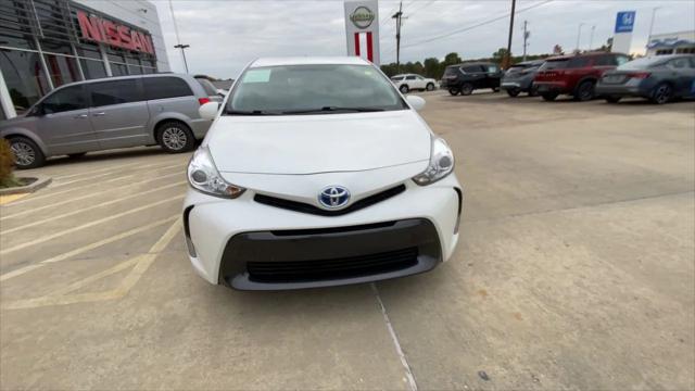 2017 Toyota Prius v Four 2017 Toyota Prius v Four