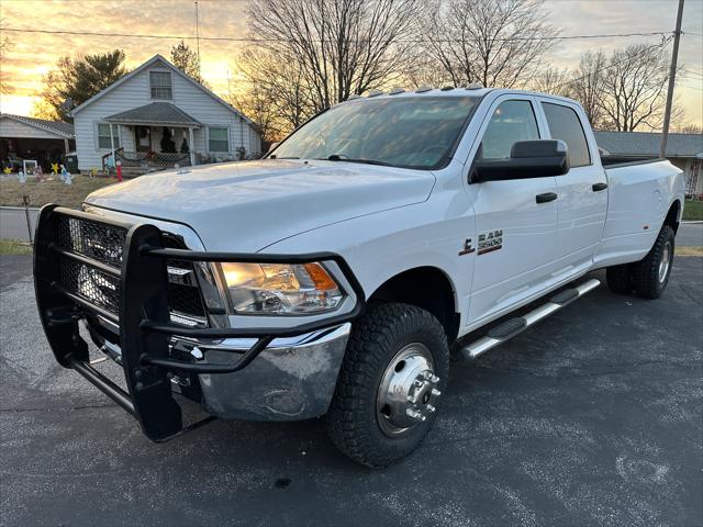 2017 RAM 3500 Tradesman Crew Cab 4x4 8 Box