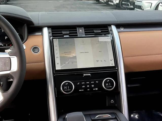 2025 Land Rover Discovery P360 Metropolitan Edition
