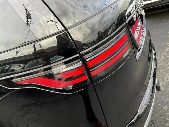 2025 Land Rover Discovery P360 Metropolitan Edition