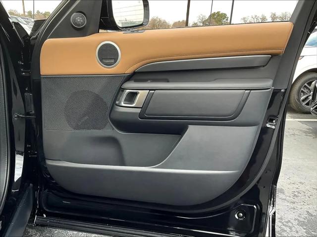 2025 Land Rover Discovery P360 Metropolitan Edition