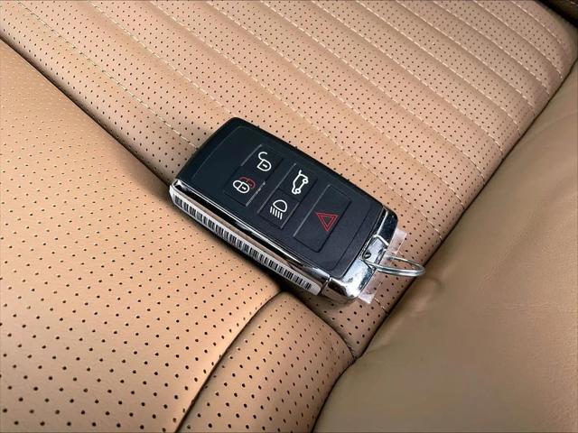 2025 Land Rover Discovery P360 Metropolitan Edition