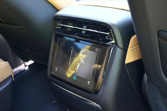 2025 Cadillac Escalade Luxury 2