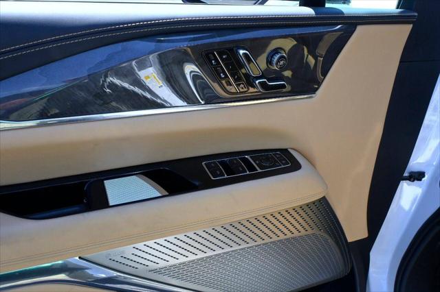 2025 Cadillac Escalade Luxury 2
