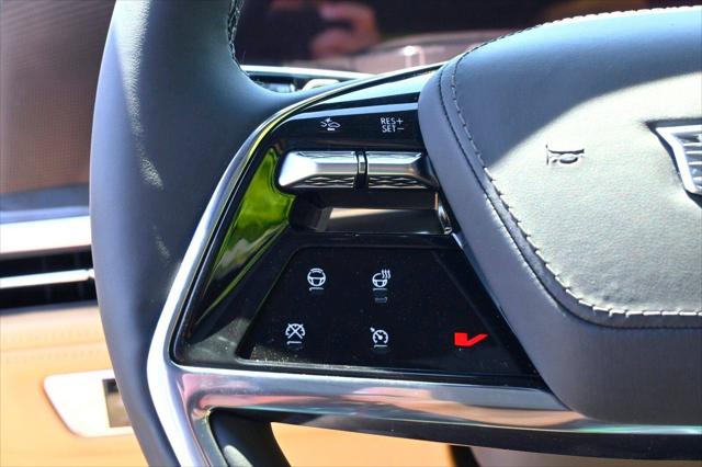 2025 Cadillac Escalade Luxury 2