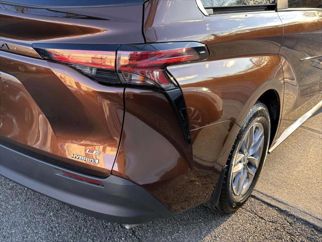 2022 Toyota Sienna LE [7]