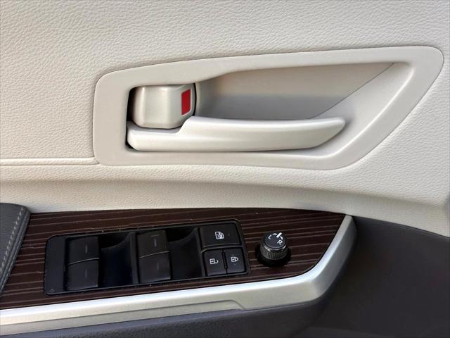 2022 Toyota Sienna LE [9]