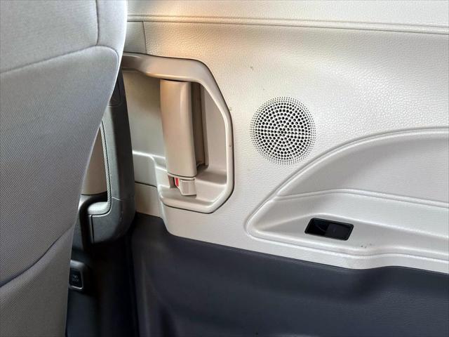 2022 Toyota Sienna LE [18]