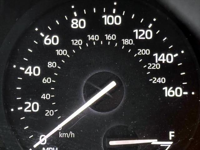 2022 Toyota Sienna LE [27]