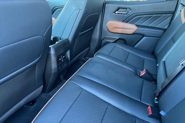 2025 GMC Canyon 4WD AT4