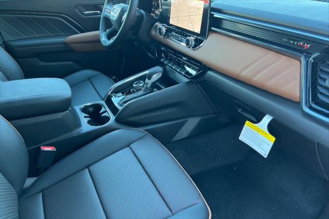 2025 GMC Canyon 4WD AT4