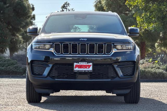 2025 Jeep Grand Cherokee GRAND CHEROKEE LAREDO 4X2