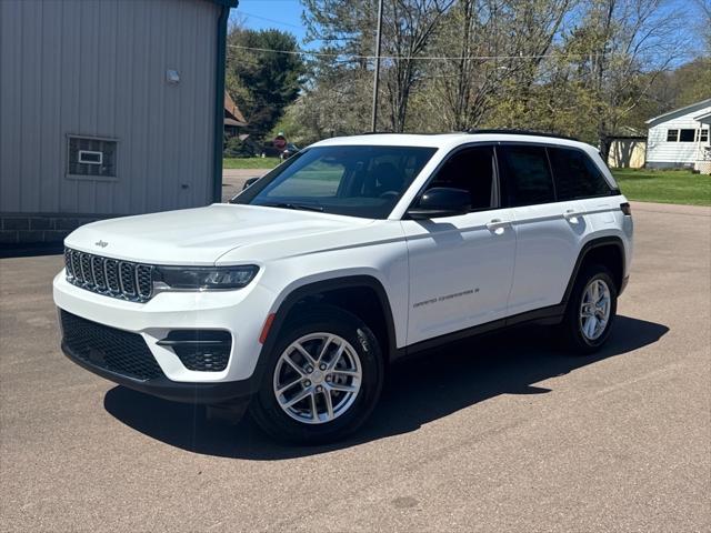 2025 Jeep Grand Cherokee GRAND CHEROKEE LAREDO X 4X4