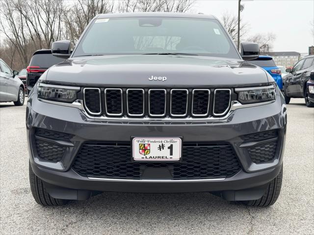 2025 Jeep Grand Cherokee GRAND CHEROKEE LAREDO X 4X4