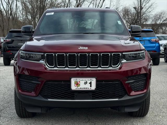 2025 Jeep Grand Cherokee GRAND CHEROKEE LAREDO X 4X4