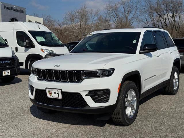 2025 Jeep Grand Cherokee GRAND CHEROKEE LAREDO X 4X4