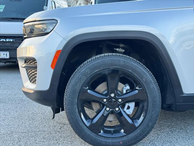 2025 Jeep Grand Cherokee Altitude X 4x4