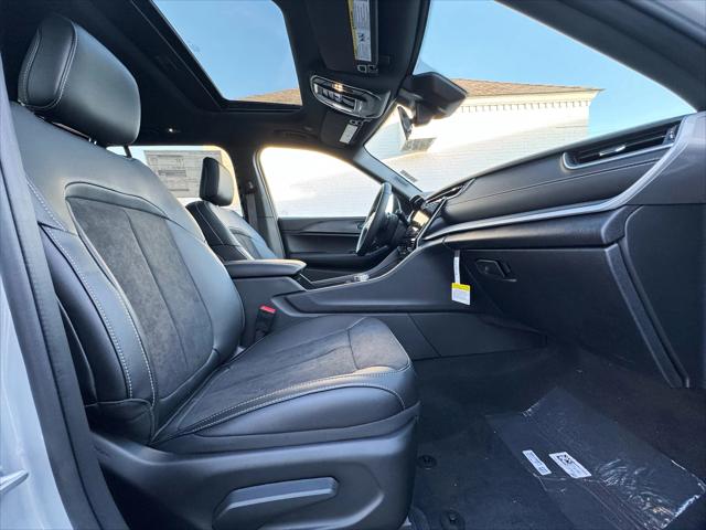 2025 Jeep Grand Cherokee Altitude X 4x4