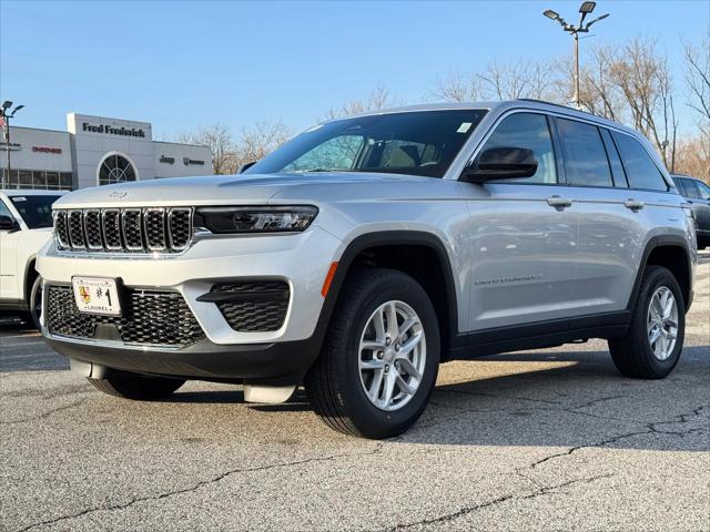 2025 Jeep Grand Cherokee GRAND CHEROKEE LAREDO X 4X4
