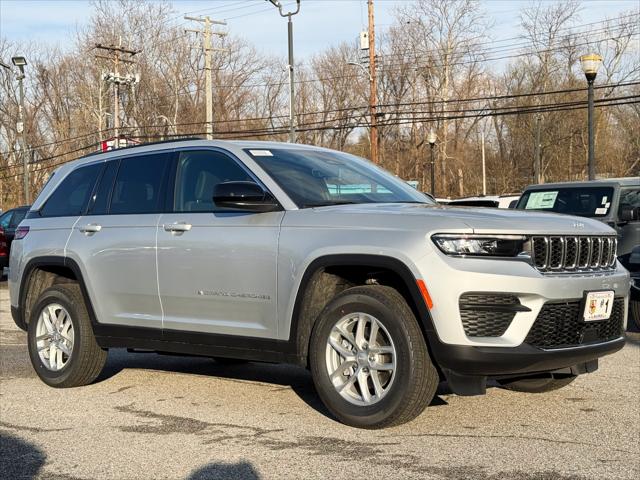 2025 Jeep Grand Cherokee GRAND CHEROKEE LAREDO X 4X4