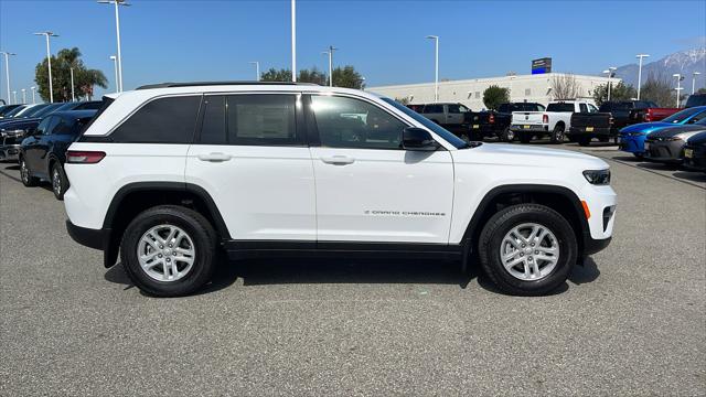 2025 Jeep Grand Cherokee GRAND CHEROKEE LAREDO 4X4